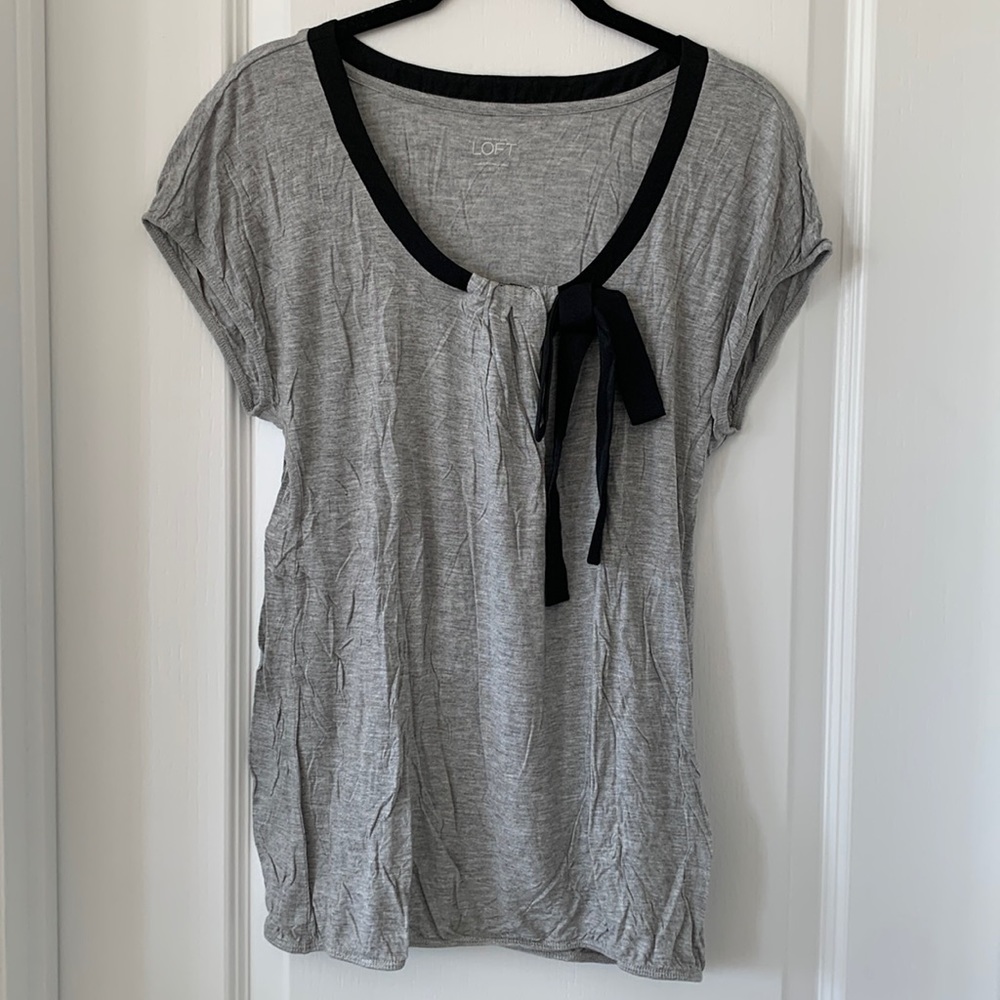 LOFT Grey/Black Bow Collar Short Sleeves Top Size Small